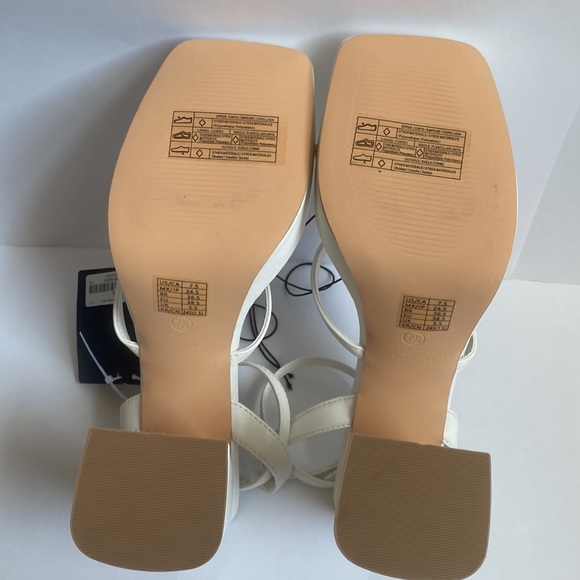 White Open Toe Platform High Heels - Picture 5 of 6